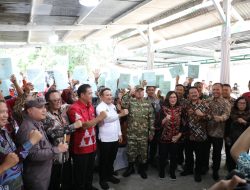Serahkan 965 Sertipikat Konsolidasi Tanah di Jawa Tengah, Menteri Nusron: Tanah Harus Punya Fungsi Sosial