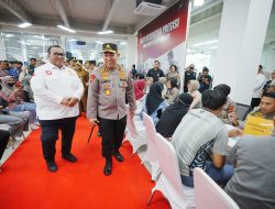 Kapolri Tinjau Bakti Kesehatan “Polri Untuk Masyarakat” di PT Tah Sung Hung, Brebes