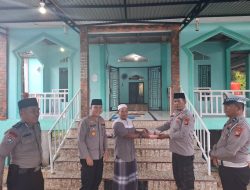 Polsek Tandun Berbagi Takjil : Bentuk Kepedulian Untuk Muazin dan Marbot Masjid