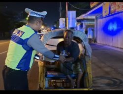 Satlantas Polres Rembang Gelar Blue Light Patrol dan Sahur On The Road