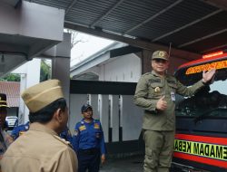 Pimpin Peringatan HUT Satpol-Satlinmas-Damkar, Bupati Resmikan 3 Mobil Baru Pemadam Kebakaran