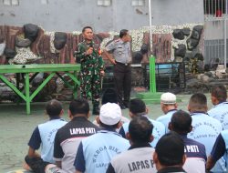 Dandim Pati Bagikan Ratusan Takjil Ramadhan Di Lapas Pati
