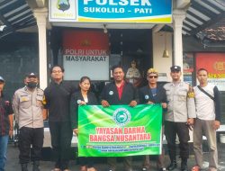 Berkah Ramadhan Yayasan Darma Bangsa Nusantara Bersama Polsek Sukolilo Berbagi Ratusan Takjil