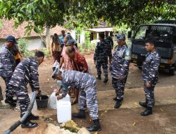 PANGKALAN TNI AL YOGYAKARTA SALURKAN AIR BERSIH KE MASYARAKAT GUNUNG KIDUL