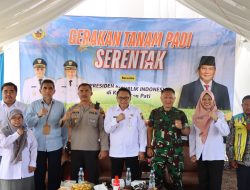 Polresta Pati Kawal Tanam Padi Serentak dan Zoom Meeting Presiden RI Demi Ketahanan Pangan
