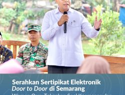 Serahkan Sertipikat Elektronik _Door to Door_ di Semarang, Wamen Ossy Tekankan Soal Keamanan dan Kemudahan Akses