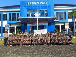 Satlantas Polresta Pati Tingkatkan Kesadaran Lalu Lintas Anak Usia Dini Bersama TK Al Fatah Melalui Program Polisi Sahabat Anak