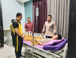 Kapolda Jateng Jenguk Brigadir Eka, Anggota Polda yang Disandera Kelompok Anarko Saat Aksi Demo