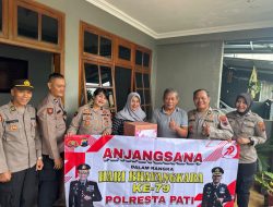 Kapolresta Pati AKBP JAKA WAHYUDI, SH. SIK. MSi melaksanakan giat Kunjung silahturahmi ke Purnawirawan Dalam Semangat Kemanusiaan