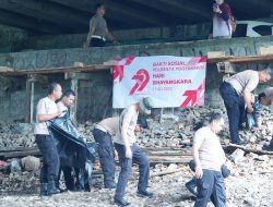 Ratusan Personel Gabungan Polda DIY dan Polresta Yogyakarta Sambangi Sungai Code