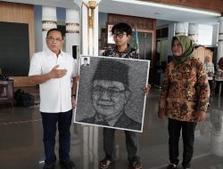 Bupati Pati Terima Lukisan Benang dari Warga, Siap Usung Ekonomi Kreatif ke Tingkat Nasional