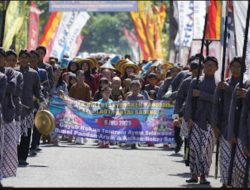 Nelayan Pantai Sadeng di Kalurahan Songbanyu, Girisubo, Gunungkidul Melaksanakan Ritual Petik Laut