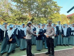 Polisi Masuk Sekolah: Sosialisasi Operasi Patuh Candi 2025 Gaet Generasi Tertib Berlalu Lintas