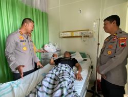 Kapolresta Pati Besuk Korban Kerusuhan Aksi 13 Agustus di RSUD Soewondo
