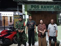 Babinsa Pati Wetan Ikut Awasi Pos Siskamling, Dorong Kepedulian Warga terhadap Keamanan Lingkungan