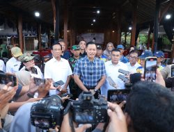 Sri Sultan Hamengkubuwono X Apresiasi Penyerahan Sertipikat Tanah untuk Masyarakat Gunungkidul