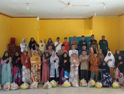 “Berkah Jumat, Polsek Kampar ‘Ulurkan Tangan’ di Desa Naumbai, Kapolres: ‘Peduli Sesama, Jalin Silaturahmi!’ “