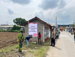 Cooling System Polresta Pati Berhasil, Warga Tambaharjo Tertib Lepas Puluhan Banner di Ruas Jalan Sengketa