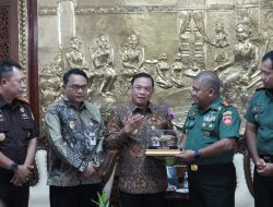 Pelakat Bandeng untuk Danrem: Simbol Penguatan Sinergi Pati–Makutarama