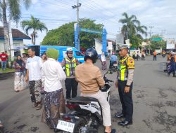 Aksi Simpatik Satlantas Pati di Jalan Pati–Gabus Bikin Pengendara Kaget Senang! Ini yang Terjadi Pagi Tadi