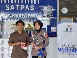 Polantas Menyapa, Tingkatkan Pelayanan Publik Satpas Pati Bagikan Snack Bagi Pemohon SIM