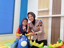 INOVASI anggota Ur BPKB Sat Lantas Polresta Pati Saat Memberikan Pelayanan Kepada Masyarakat