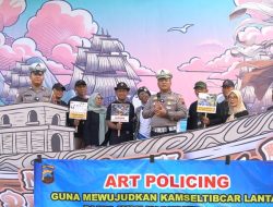 Satlantas Polres Jepara Gelar Art Policing di Pantai Kartini, Edukasi Keselamatan Lalu Lintas Lewat Seni