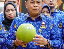 Perluas Pasar, Bupati Pati Distribusikan Jeruk Pamelo ke Kepala Daerah Se-Jateng
