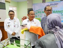 Sudewo Hadiri Penyerahan Bayi kepada Orang Tua Asuh
