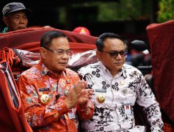 Bupati Sudewo Salurkan Becak Listrik Presiden bagi Tukang Becak