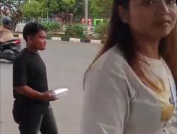 Berbagi Berkah, Sejumlah Mahasiswa Fakultas Hukum UPP Bagikan Nasi Kotak Gratis Kepada Warga