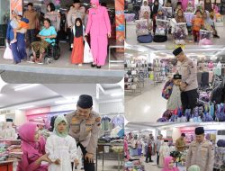 Kapolres Grobogan Ajak Anak Yatim Piatu dan Lansia Belanja Lebaran