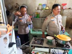 Razia Miras di Jalur Lingkar Selatan, Polsek Margorejo Amankan Empat Botol Arak Putih