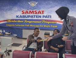 Memberikan Kenyamanan Pelayanan, Anggota Satlantas Pati Menyapa Ke Wajib Pajak