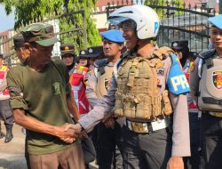 Momen Humanis Personil Polresta Pati Pada saat Pelayanan Aksi Unras