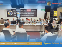 Perkuat Kualitas Pelayanan dan Budaya Integritas, Kepala Kantor Pertanahan Kabupaten Sragen Berikan Briefing kepada Petugas Loket