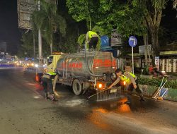 Tumpahan Oli di Jalan Sudirman Pati Sempat Sebabkan Pengendara Terjatuh, Polisi Bergerak Cepat Lakukan Pembersihan