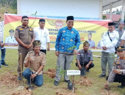 Dukung Program Pemerintah, Laskar RMRB PAC Kabun Laksanakan Penanaman Bibit Pohon di SMPN 5 Kabun