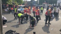 Usai Aksi Damai, Personel Pelayanan Polresta Pati Bersihkan Lokasi