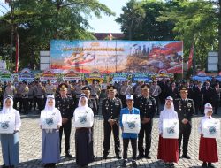 Polresta Pati Bagikan 500 Pasang Sepatu untuk Pelajar, Warnai Peringatan Hari Bhayangkara ke-80