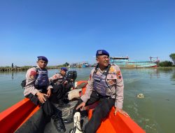 Polairud Polresta Pati Patroli Alur Sungai Silugonggo, Ingatkan Bahaya Kebakaran Kapal