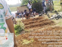 SINERGI KKN TEMATIK UNDIP DAN BUMDES, KETUA SUPRI HERTANTO KEMBANGKAN GREEN HOUSE JADI WISATA EDUKASI DI DESA MRANGGEN