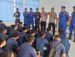 Polairud Pati Bekali 100 Siswa PKL SMKN 2 Rembang dengan Materi Keselamatan Berlayar