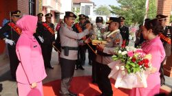 Tradisi Pedang Pora dan Apel Farewell Parade Iringi Lepas Sambut Kapolresta Pati