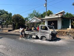 Mobil Pikap Terbakar Usai Tabrak Truk di Cluwak Pati, Diduga Korsleting