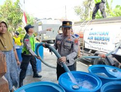 Kemarau Melanda, Polresta Pati Salurkan 32 Ribu Liter Air Bersih ke Tiga Desa