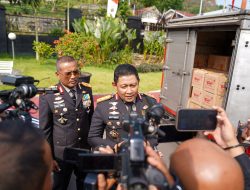 Wujud Kepedulian Polda Jateng Atas Bencana Gempa NTT, Kapolda Lepas Pengiriman 10 Truk Berisi Bahan Kebutuhan Pokok