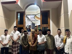 Safari Subuh di Hari Kemerdekaan, Kapolresta Pati Serahkan Mimbar Masjid dan Ziarah ke Makam KH Ahmad Mutamakkin