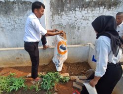 Wujudkan Lingkungan Berkelanjutan, Lapas Kelas IIB Pati Manfaatkan Kotoran Ayam dan Bebek menjadi Pupuk Kompos