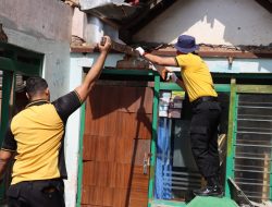 Polres Kudus Gotong Royong Bangun Rumah Layak Huni untuk Warga